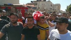 تشيّع جثمان الشهيدة سمودي وتجمع أسر الشهداء يُطالب بتحقيق دولي