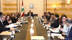 دياب يطرح إجراء انتخابات نيابية مبكرة في لبنان