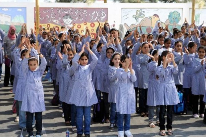 غزة: آلاف الطلبة يعودون إلى مقاعد الدراسة ضمن إجراءات وقائية