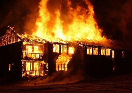 مصرع 10 أشخاص جراء حريق في التشيك