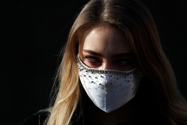 الطريقة الصحيحة لتنظيف قناع الوجه