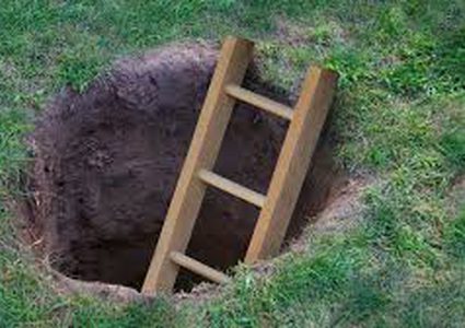 سيدة تحفر نفقا بعمق 3 أمتار وطول 10 أمتار لتهريب ابنها من السجن