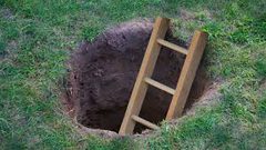 سيدة تحفر نفقا بعمق 3 أمتار وطول 10 أمتار لتهريب ابنها من السجن