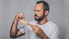 هل يسبب فيروس كورونا تفاقم مشكلة تساقط الشعر ؟