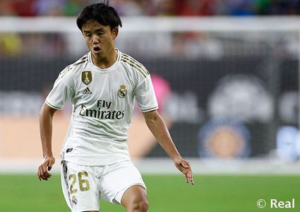 كوبو يبحر من الريال ويرسو على شواطئ الغواصات الصفراء