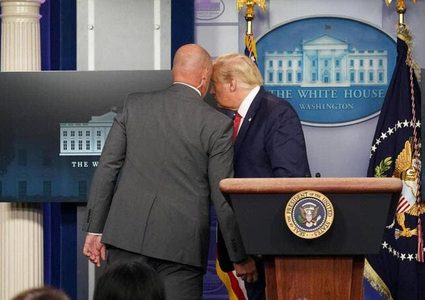 إطلاق نار يجبر ترامب على قطع مؤتمره الصحفي