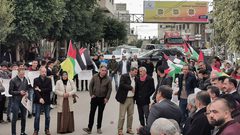 وقفة تضامنية مع الأسير كريم يونس في طولكرم