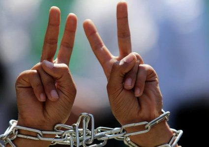مؤسسات الأسرى: الاحتلال اعتقل 429 مواطنا خلال تموز الماضي