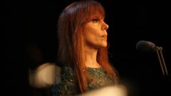 رسالة حادة من ابنة فيروز لمروجي إشاعة وفاة والدتها