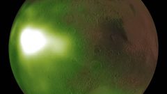 لماذا يتحول كوكب المريخ من الأحمر إلى الأخضر في المساء ؟