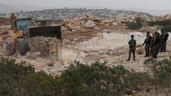 طولكرم: الاحتلال يشق طريقا استيطانية في كفر اللبد