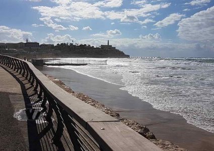 وفاة شاب من نابلس غرقًا في بحر يافا