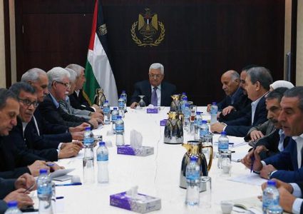 أبو ردينة:  لا شرعية لأي حركة لا يوافق عليها الشعب الفلسطيني