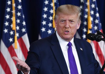 ترامب يتعهد بإعادة فرض العقوبات على إيران