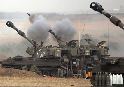 مدفعية الاحتلال تقصف موقعين في قطاع غزة