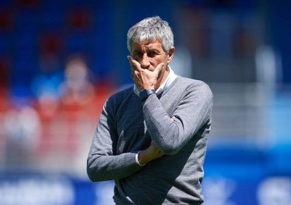 برشلونة يقيل مدربه كيكي سيتين