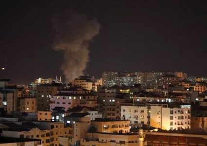 طائرات الاحتلال تقصف عدة مواقع في قطاع غزة