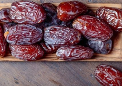 ما تفسير حلم التمر للعزباء؟