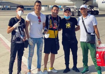 حسن شاكوش يثير أزمة في المطار