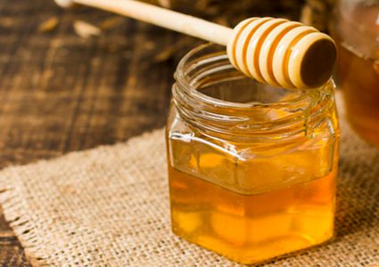 علماء: العسل أفضل من المضادات الحيوية
