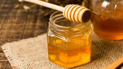 علماء: العسل أفضل من المضادات الحيوية