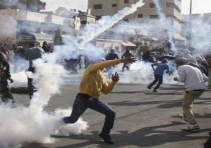 نابلس: إصابات بالاختناق عقب اقتحام مستوطنين الموقع الأثري