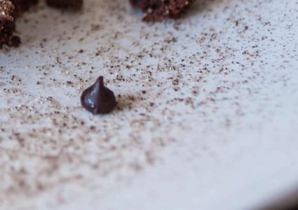 شاهد السماء تمطر شوكولاته في سويسرا