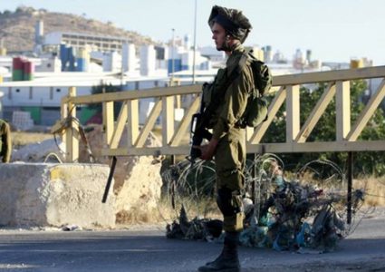 قوات الاحتلال تغلق مدخلي النبي صالح وعابود شمال غرب رام الله