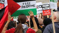 ناشط بريطاني: اتفاق الامارات وإسرائيل تخلٍ عن فلسطين