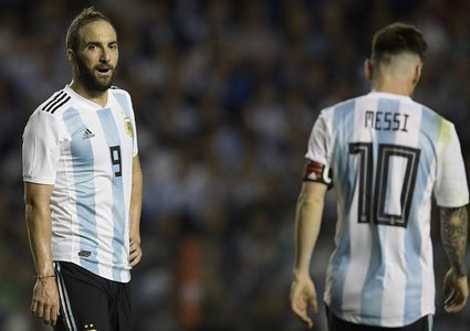 هيغواين يحذر ميسي من الانتقال إلى الدوري الإنجليزي