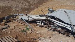 الاحتلال يهدم "بركسا" جنوب طوباس