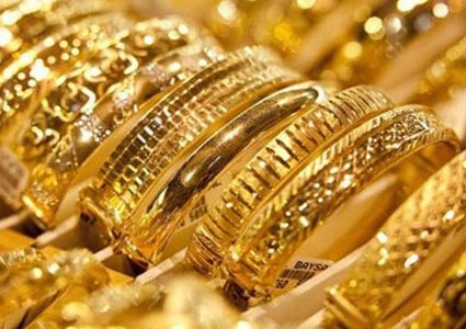 تراجع الذهب بضغط من قوة الدولار