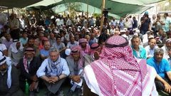 مقدسيون يؤدون صلاة الجمعة في خيمة اعتصام ببلدة سلوان