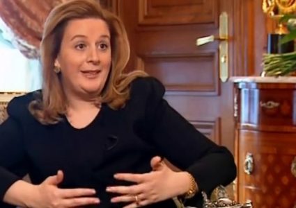 سهى عرفات تعتذر من الشعب الاماراتي لحرق العلم في القدس