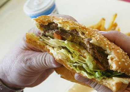 لماذا نرغب في تناول الطعام حتى لو كانت معدتنا ممتلئة ؟