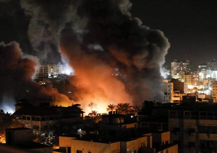 مدفعية الاحتلال تستهدف موقعين للمقاومة جنوب قطاع غزة