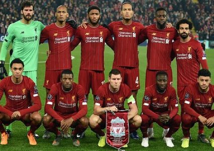 ليفربول ينتصر بثلاثية على شتوتغارت