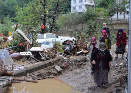 مقتل 6 أشخاص جراء السيول في شمال تركيا