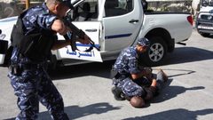 نابلس: الشرطة تقبض على مطلوب فار من العدالة بتهمة القتل