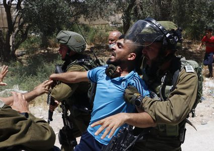 وحدة خاصة تابعة لجيش الاحتلال تختطف شابا من جنين