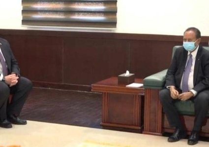 حمدوك لبومبيو: الحكومة  لا تملك تفويضا للتقرير بشأن التطبيع