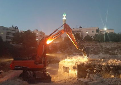 بيت لحم: الاحتلال يخطر بتجريف شارع في قرية كيسان