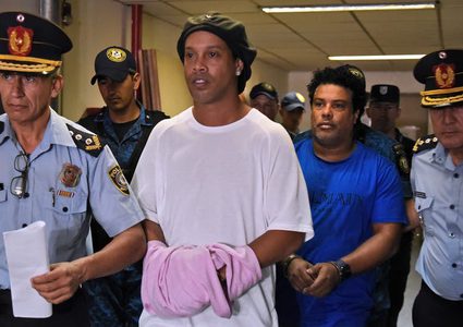 اطلاق سراح رونالدينيو بعد خمسة أشهر من احتجازه في الباراغواي