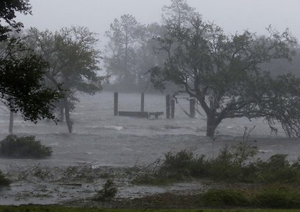 اعلان الطوارئ في ولاية تكساس بسبب اعصاري "ماركو" و"لاورا"