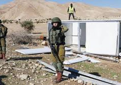 الاحتلال يقتحم العوجا تمهيدا لتفكيك وهدم مساكن
