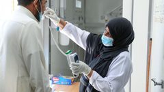 العبادلة: الفرق الطبية تقوم بعمليات المسح وسحب وفحص العينات