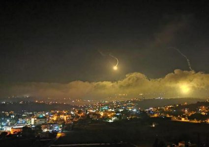 جيش الاحتلال يقصف مواقع لحزب الله في لبنان