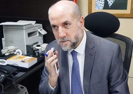 الهباش يهاتف أوائل الثانوية العامة في المعاهد الأزهرية