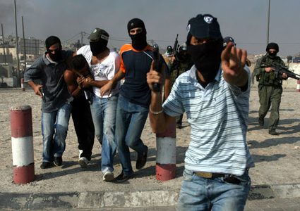 قوة خاصة إسرائيلية تختطف أسيرا محررا من مخيم جنين