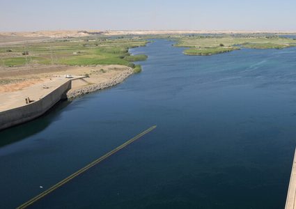 روسيا تنصب جسرا متحركا فوق نهر الفرات بسوريا